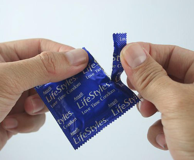 HIV感染者如何拥有高质量生活？生活中应注意什么？